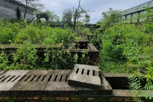 Xây nhà máy nước rồi bỏ hoang vì thiếu tiền mua thiết bị