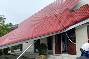 Quảng Trị: Nhiều nhà bị tốc mái, hàng nghìn học sinh nghỉ học do mưa lũ