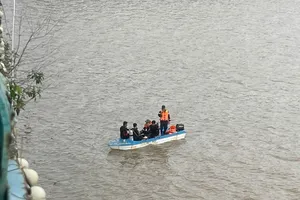 Tìm kiếm đôi nam nữ nghi mất tích trên sông ở Quảng Trị