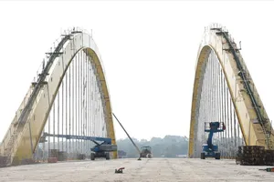 Cầu vượt sông Hương sẽ được thông tuyến vào ngày 26-3