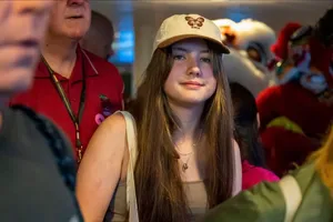 Huế đón tàu du lịch chở hơn 4.450 khách Anh, Úc, Mỹ