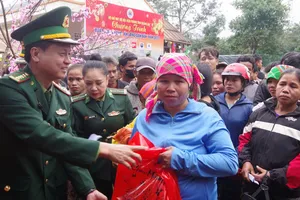 Hơn 1.000 suất quà đến Tết với đồng bào miền núi Quảng Trị