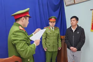 Lừa công ty và nhiều đại lý thức ăn chăn nuôi chiếm đoạt 4 tỉ đồng