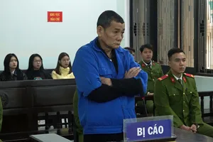 Đòi lại 200 ngàn tiền góp nhậu, cháu chém chú ruột trọng thương