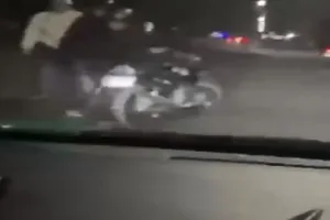 Xác minh clip nam thanh niên chặn đường, đập phá taxi ở Quảng Trị