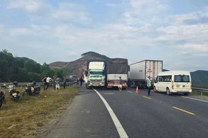 Tai nạn liên hoàn giữa 4 xe tải trên tuyến La Sơn - Túy Loan