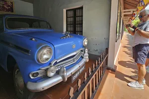 Cận cảnh chiếc xe chở Bồ tát Thích Quảng Đức được trưng bày tại Huế