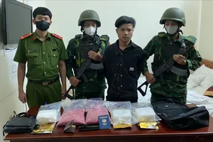 1 thanh niên Lào trữ 40.000 viên ma túy tổng hợp và 3kg ma túy đá trong khách sạn