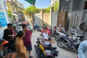 3 người trong một gia đình ở Huế nguy kịch, trên người có nhiều vết thương 