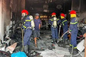 Cháy cửa hàng xe máy điện ở Huế