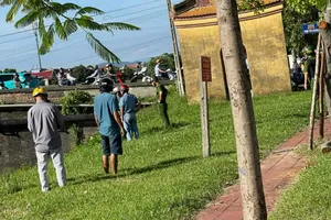 Bắt giữ thanh niên nghi 'ngáo đá' tấn công bà ngoại và mẹ rồi nhảy sông 