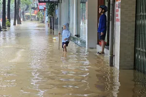 Mưa lớn ở thượng nguồn, nước sông Hương lên trở lại