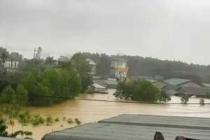 TP Huế: Nhiều khu vực ở Phong Điền ngập sâu đến 5 m