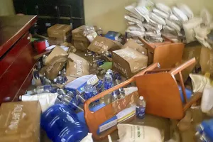 Quảng Trị: Trụ sở xã ngập sâu, nhiều giấy tờ bị nước cuốn trôi