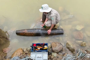 Phát hiện quả bom chứa 87 kg thuốc nổ gần chợ và bến xe