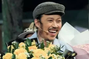 Hoài Linh gây sốt ngày trở lại, khán giả cam kết không quay phim chụp hình