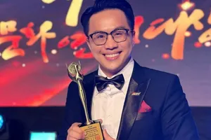 Nhà báo, MC Tấn Tài đoạt giải 'Phóng viên truyền hình có ảnh hưởng trên các nền tảng'