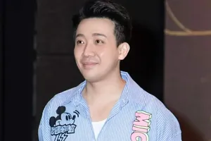 Lùm xùm vụ Trấn Thành bị tố 'giành quyền bao rạp xem phim'