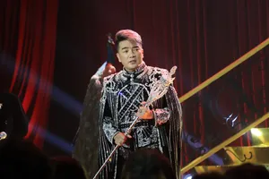 Đàm Vĩnh Hưng mời Hoài Linh, Mỹ Tâm… tham gia phim điện ảnh nói về bản thân?