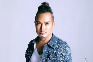 Trở lại sau sự cố đêm nhạc bị dừng khẩn cấp, Jimmii Nguyễn hát miễn phí 