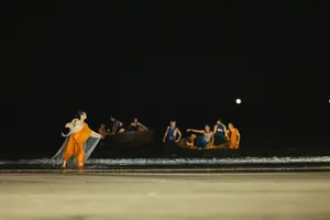 100 nghệ sĩ biểu diễn dưới ánh trăng tại Côn Đảo trong dự án 'Sự sống'