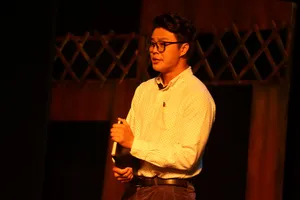 Võ Minh Lâm hóa thân Nguyễn Nhật Ánh kể chuyện 'Cho tôi xin một vé đi tuổi thơ'