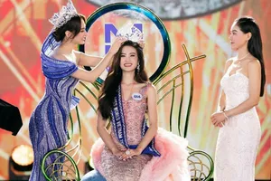 Người đẹp Bình Định, Huỳnh Trần Ý Nhi đăng quang Hoa hậu thế giới Việt Nam 2023