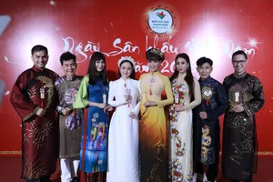 Vy Oanh, Hiền Mai, Thanh Bùi cùng đông đảo nghệ sĩ tề tựu ngày giỗ Tổ tại Nhà văn hoá Thanh niên