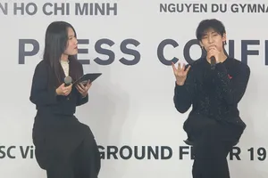 BamBam (thành viên Got7) trở lại Việt Nam làm solo concert, mê mẩn ẩm thực Việt 