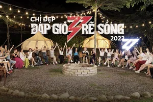 Mỹ Linh, Lệ Quyên bỏ qua tuổi tác, Phương Vy, H'Hen Niê nghẹn ngào tại 'Chị đẹp đạp gió rẽ sóng'