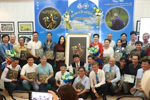 Đấu giá 5 tác phẩm của cố nghệ sĩ nhiếp ảnh Hoàng Thạch Vân được gần 120 triệu đồng