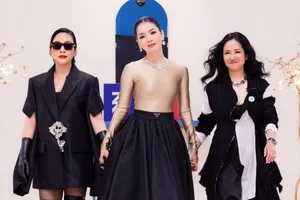 Hồng Nhung khẳng định còn độc thân tại 'Chị đẹp đạp gió rẽ sóng' 2023