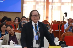 Nhà sản xuất phim 'cướp trắng' kịch bản , sinh viên kêu ai?