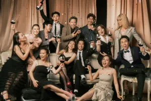 Trấn Thành cùng dàn diễn viên phim Mai tung ảnh mừng giáng sinh