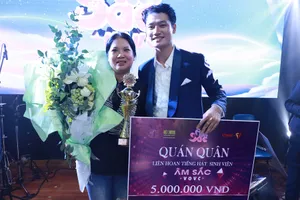 Chàng sinh viên 22 tuổi đoạt quán quân Liên hoan tiếng hát sinh viên 'âm sắc VOVC'