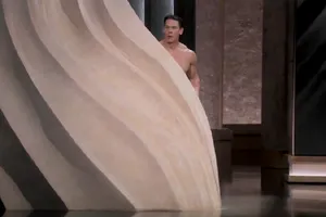 John Cena bị chỉ trích vì khỏa thân trên sân khấu lễ trao giải Oscar 2024 