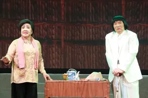 Minh Vương, Lệ Thủy tái hiện ở trích đoạn Tô Ánh Nguyệt, khán giả kín nhà hát Bến Thành