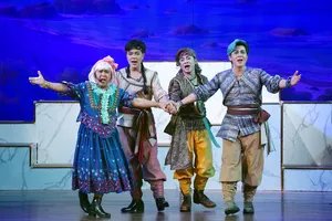 Sân khấu kịch, xiếc tại TP.HCM: Khán giả đến xem kín rạp dịp lễ 30-4