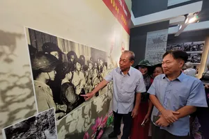 Cuộc hội ngộ xúc động của học sinh miền Nam trên đất Bắc