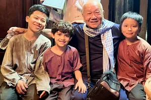 Đạo diễn Hồ Ngọc Xum: 'Vầng trăng thơ ấu không phải phim tiểu sử về Bác Hồ'