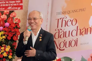 GS-TS Trình Quang Phú ra mắt ấn phẩm về hành trình bôn ba của Bác Hồ 