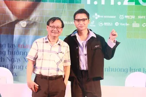 Phan Mạnh Quỳnh vào vai nhà văn Nguyễn Nhật Ánh trong 'Ngày xưa có một chuyện tình'