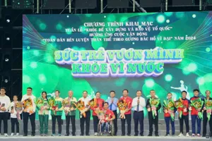 Khai mạc tuần lễ 'Khoẻ để xây dựng và bảo vệ Tổ quốc'