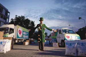 Đen Vâu đưa hình ảnh cứu trợ mùa bão lũ vào MV 'Triệu điều nhỏ xíu xiêu lòng'