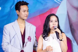 Nghệ sĩ chèo Minh Phương xúc động khi thấy con trai Hà An Huy trưởng thành