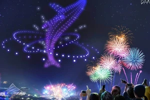 'Rực rỡ Thăng Long': 4.050 hỏa thuật thắp sáng bầu trời Hà Nội đêm giao thừa 