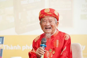 Nhà nghiên cứu Nguyễn Đình Tư: 'Tôi tham sống để có thể viết thêm nhiều sách'