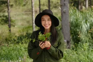 Hoa hậu Thùy Tiên thừa nhận đã sai trong quảng cáo kẹo rau củ Kera