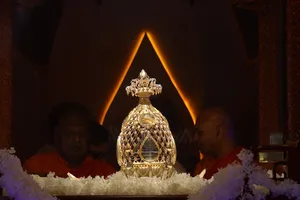 Cận cảnh xá lợi Đức Phật– Quốc bảo Ấn Độ đang ở chùa Thanh Tâm, TP.HCM