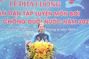Kình ngư Ánh Viên: 'Học bơi dễ lắm!'